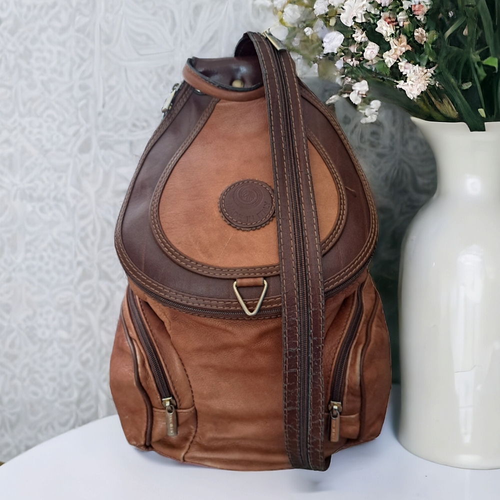Made in Italy leather tan backpack amovible & adjustable strap unisex